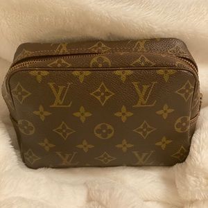 Louis Vuitton Trousse 18
